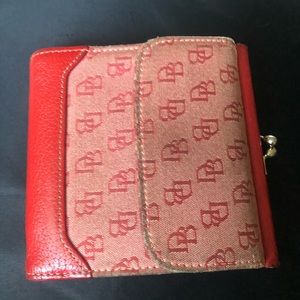 Used (gently) Dooney & Bourke wallet